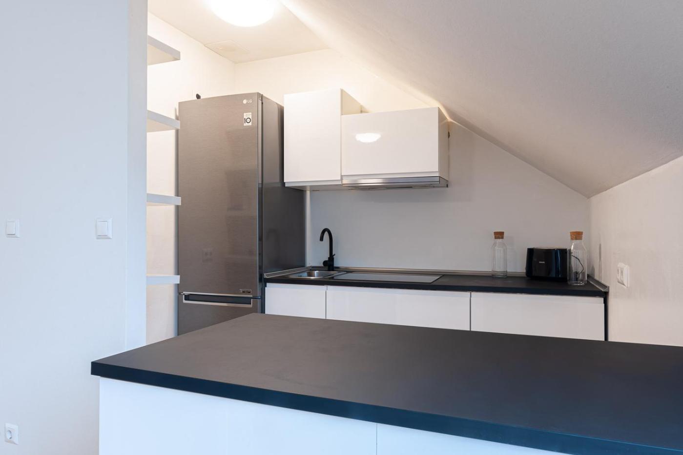 2 Zimmer Wohnung In Der Stadt - Grazy Appartment Exterior foto